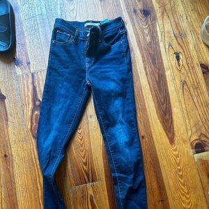 Worn twice. Dark blue denim Levi’s skinny jeans.